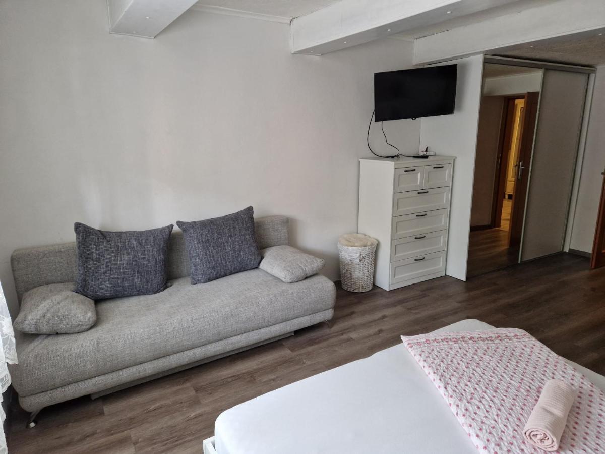 Apartmany St. Maria สตาเร โฮรี ภายนอก รูปภาพ